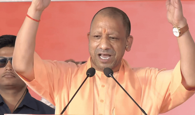 विकास बनाम बुर्के की शरारत.. योगी, आदित्यनाथ ने आरजेडी-कांग्रेस पर साधा निशाना