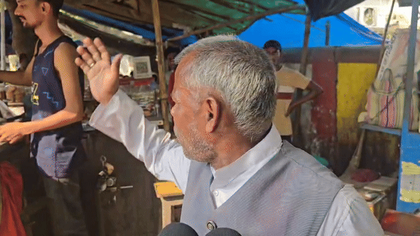 बिहार चुनाव: सालों से भीख मांगकर लड़ रहे चुनाव, बोले- इस बार तो मैं 1 लाख वोटों से जीतूंगा, जानें कौन हैं अशोक भगत