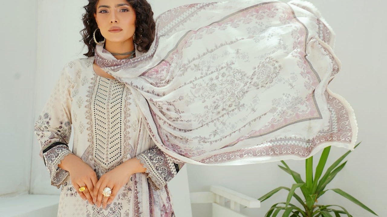Myntra Diwali Sale 2025 50% Off On Ritu Kumar Womens Ethnic Wear