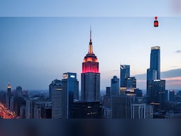 हाई राइज बिल्डिगों की छत पर क्यों जलती है लाल लाइट? कारण नहीं जानते होंगे आप हाई राइज बिल्डिगों की छत पर क्यों जलती है लाल लाइट? कारण नहीं जानते होंगे आप