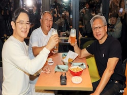 What Happens When 3 Billionaires Walk Into A Fried Chicken And Beer Joint