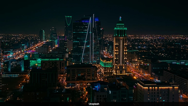 Billions On Line As Saudi Arabia Woos Investors At 'Davos In The Desert' Billions On Line As Saudi Arabia Woos Investors At 'Davos In The Desert'