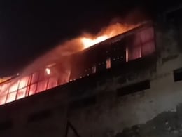 Rajasthan: अगरबत्ती बनाने वाली फैक्ट्री में भीषण आग, लपटों से घिरा पूरा परिसर, दर्जनभर गाड़ियों को करनी पड़ी मशक्कत Rajasthan: अगरबत्ती बनाने वाली फैक्ट्री में भीषण आग, लपटों से घिरा पूरा परिसर, दर्जनभर गाड़ियों को करनी पड़ी मशक्कत