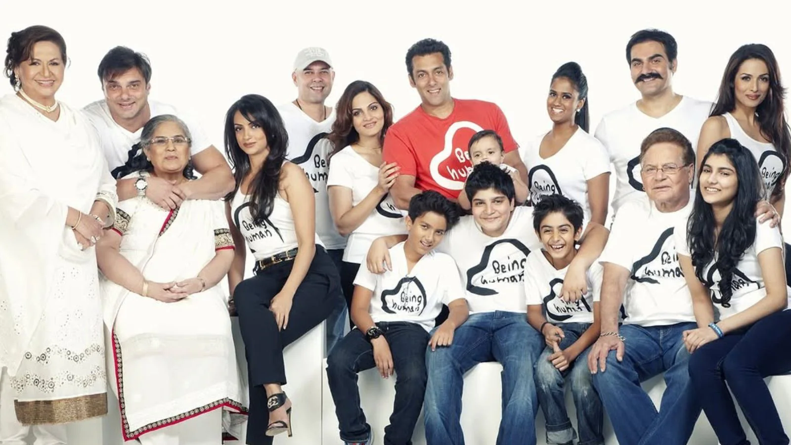 Salman Khan's Fam-Jam Pic Features Malaika Arora And Seema Sajdeh: "A Family That Keeps Growing Bigger"