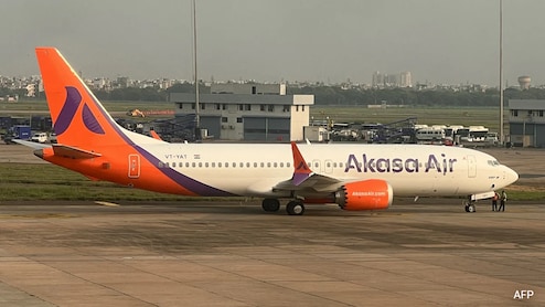 Passenger Tries To Open Emergency Exit Seconds Before Take-Off At UP Airport, Detained