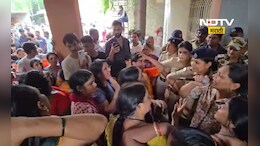 Kalyan News: कल्याणच्या दावडीत पाणी टंचाई! अधिकाऱ्यांना कोंडले, हंडा कळशी नाद केला, अखेर नागरिकांनी...