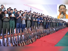 मुख्यधारा में लौटे 210 माओवादी कैडर: बस्तर में शांति, विश्वास और विकास की नई सुबह-मुख्यमंत्री विष्णुदेव साय मुख्यधारा में लौटे 210 माओवादी कैडर: बस्तर में शांति, विश्वास और विकास की नई सुबह-मुख्यमंत्री विष्णुदेव साय