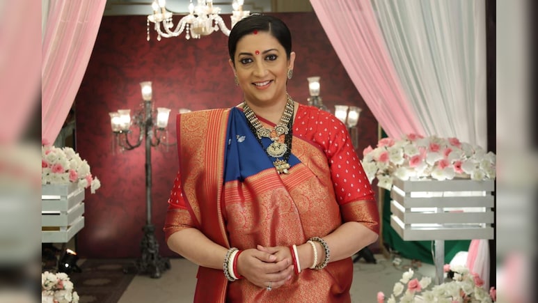 बिजनेसमैन से की है स्मृति ईरानी ने शादी, जानें कितना है नेटवर्थ? तुलसी वीरानी बनने के लिए ले रही इतनी फीस बिजनेसमैन से की है स्मृति ईरानी ने शादी, जानें कितना है नेटवर्थ? तुलसी वीरानी बनने के लिए ले रही इतनी फीस