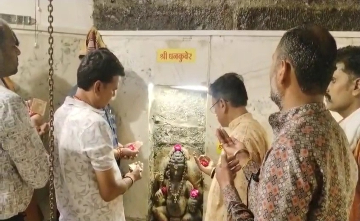 Dhanteras 2025: उज्जैन में है अनोखा कुबेर मंदिर, पंडित जी ने बताया धनतेरस पर क्यों खास यहां की पूजा