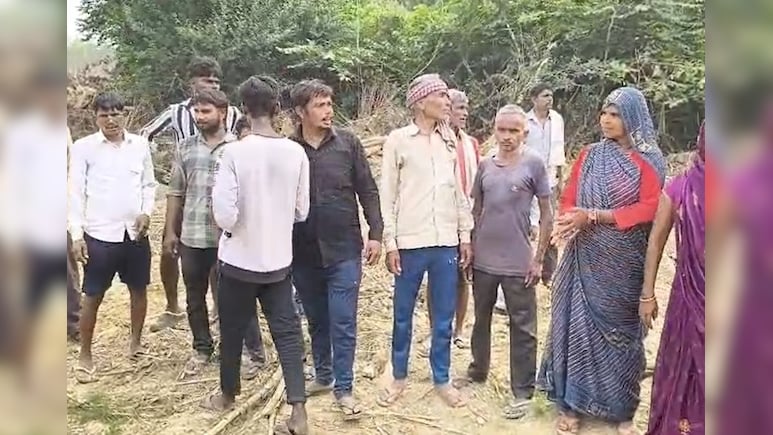 यूपी के रायबरेली में शमशान की ज़मीन पर कब्ज़े को लेकर दो पक्षों में हुआ बड़ा विवाद यूपी के रायबरेली में शमशान की ज़मीन पर कब्ज़े को लेकर दो पक्षों में हुआ बड़ा विवाद