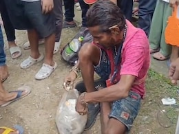 Man Caught With Stack Of 250 Voter ID Cards In Bengal, Detained Man Caught With Stack Of 250 Voter ID Cards In Bengal, Detained