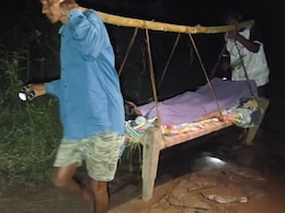 रात में गर्भपात, खाट पर महिला, जान बचाने के लिए अस्पताल पहुंचना 'जंग' से कम नहीं, बस्तर के हेल्थ सिस्टम का सच रात में गर्भपात, खाट पर महिला, जान बचाने के लिए अस्पताल पहुंचना 'जंग' से कम नहीं, बस्तर के हेल्थ सिस्टम का सच