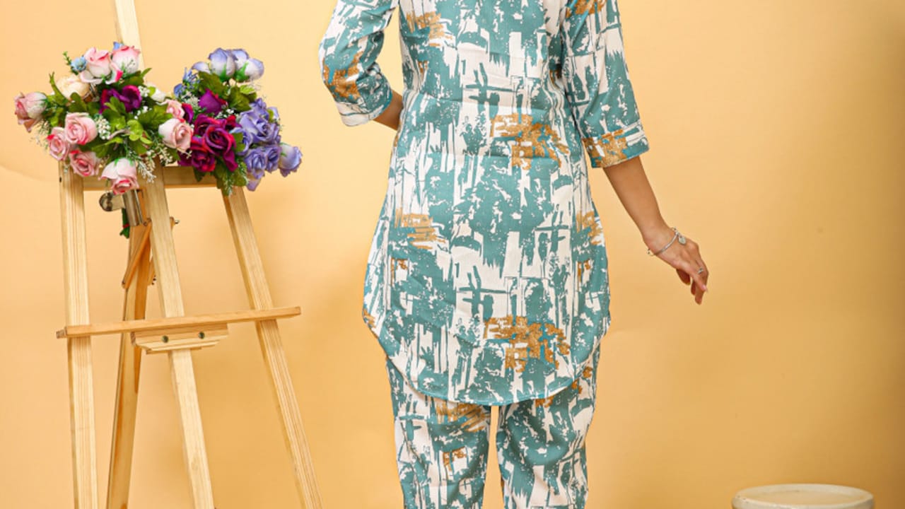 Style In The Storm: What To Wear On Rainy Days Without Losing Your Edge Style In The Storm: What To Wear On Rainy Days Without Losing Your Edge