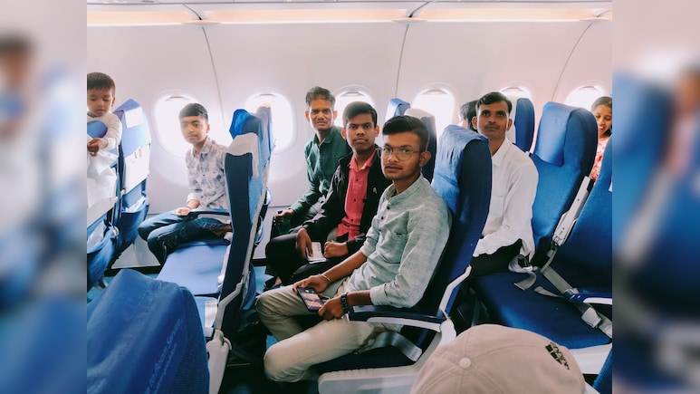 अनोखी पहल ! यहां 80% से ज्यादा अंक लाने वाले स्टुडेंट्स को कराया जाता है हवाई सफर
