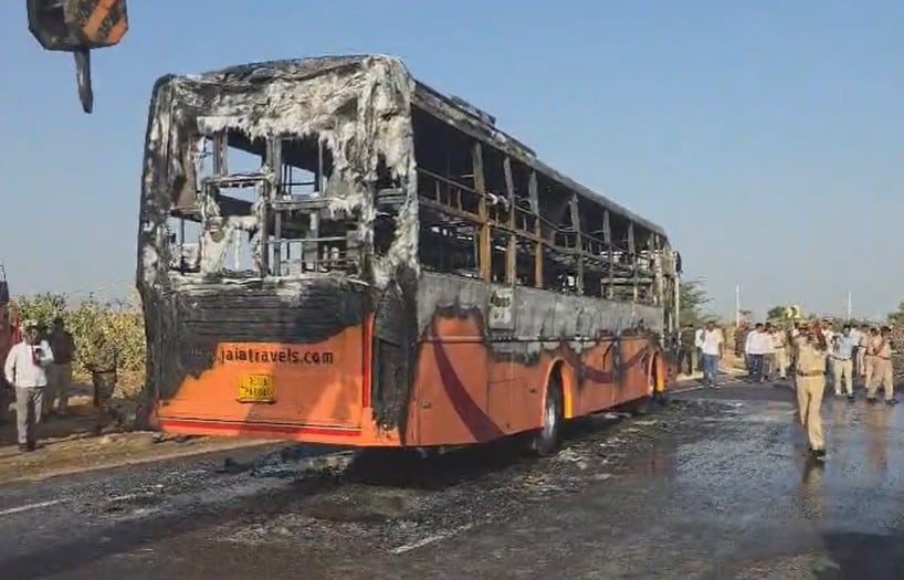 Jaisalmer Bus Fire News LIVE Updates: जैसलमेर बस हादसे में 20 लोगों की मौत,  मौके पर पहुंचे CM भजनलाल; DNA जांच से होगी मृतकों की पहचान | Jaisalmer Bus  Fire Accident Live