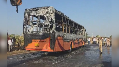 Jaisalmer Bus Fire News LIVE Updates: जैसलमेर बस हादसे में 20 लोगों की मौत, मौके पर पहुंचे CM भजनलाल; DNA जांच से होगी मृतकों की पहचान