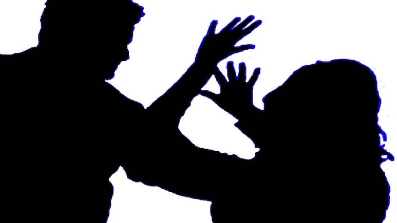 इराक से जान बचाकर लौटी महिला ने सुनाई अपनी खौफनाक कहानी, कहा-वहां कई और फंसी हैं इराक से जान बचाकर लौटी महिला ने सुनाई अपनी खौफनाक कहानी, कहा-वहां कई और फंसी हैं