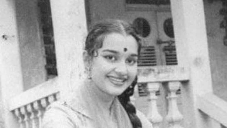 60s की सबसे महंगी हीरोइन की 10 फोटो, शादीशुदा से हुआ प्यार तो 83 की उम्र में भी हैं कुंवारी