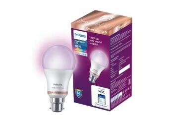 Amazon Sale 2025 मधील टॉप स्मार्ट बल्ब ऑफर्स; AmazonBasics ते Philips पर्यंत इथे घ्या जाणून
