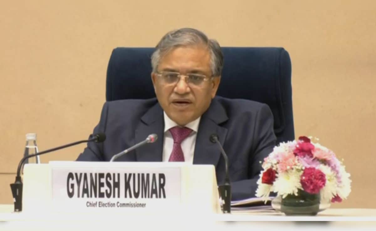 चुनाव आयोग की बैठक में गरमाया माहौल, TMC ने CEC पर महिलाओं के अपमान का आरोप लगाया