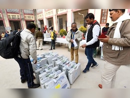 बिहार की उजीयारपुर  सीट : जातीय समीकरणों के आधार पर बंटी इस सीट पर RJD-BJP में कड़ी टक्कर बिहार की उजीयारपुर  सीट : जातीय समीकरणों के आधार पर बंटी इस सीट पर RJD-BJP में कड़ी टक्कर