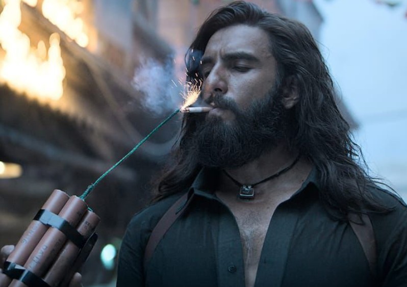 Dhurandhar Advance Booking: इस सिनेमाघर में धुरंधर की एक टिकट की कीमत 2000 रुपये, रणवीर सिंह की फिल्म ने कर डाली इतनी कमाई