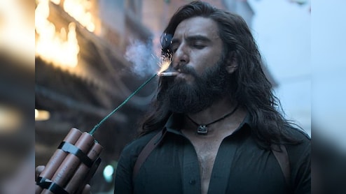 Dhurandhar News Live Updates: रणवीर सिंह की धुरंधर सिनेमाघरों में रिलीज, जानें बजट, रिव्यू और सभी लेटेस्ट अपडेट