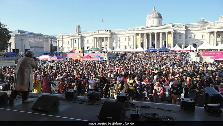 Diwali Spirit Takes Over London's Trafalgar Square, Mayor Sadiq Khan Shares Glimpses From Celebrations Diwali Spirit Takes Over London's Trafalgar Square, Mayor Sadiq Khan Shares Glimpses From Celebrations