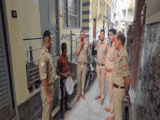 जिस शारिक साठा का बजता था डंका, संभल पुलिस ने उसके घर बजाई डुगडुगी जिस शारिक साठा का बजता था डंका, संभल पुलिस ने उसके घर बजाई डुगडुगी