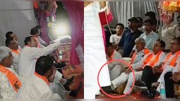 बीजेपी व&zwj;िधायक ने रामलीला आयोजक को मंच पर लात मारकार हटाया, पहले भी की थी ऐसी हरकत