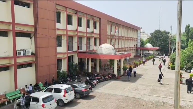 कार की टक्कर से मौत पर परिजनों को दें 81 लाख की क्षतिपूर्ति, इंश्योरेंस कंपनी को कोर्ट ने दिए आदेश 