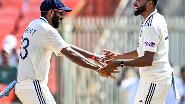 ICC Ranking: जसप्रीत बुमराह का जलवा बरकरार, टेस्ट गेंदबाजी में टॉप पर, वनडे में सिराज ने लगाई बड़ी छलांग ICC Ranking: जसप्रीत बुमराह का जलवा बरकरार, टेस्ट गेंदबाजी में टॉप पर, वनडे में सिराज ने लगाई बड़ी छलांग