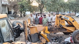 चित्तौड़गढ़ में अनोखी चोरी, घर के बाहर खड़ी JCB मशीन को चोरों ने खोलकर टुकड़ों में बिखेरा