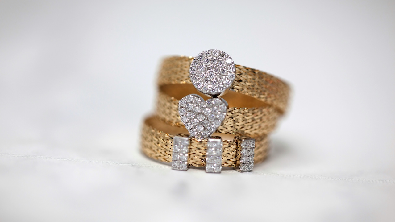 Traditional Jewellery Sets and Trendy Accessories for the Modern Woman