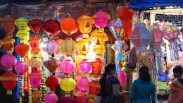 Diwali Shopping :  ग्राहकांनो, आता पैशांची होईल मोठी बचत! कशी कराल दिवाळीची शॉपिंग? Online की Offline? वाचा