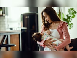 बच्चे को दूध पिलाने से पहले मां को क्यों पीना चाहिए पानी? ये जरूरी बात नहीं जानते होंगे आप बच्चे को दूध पिलाने से पहले मां को क्यों पीना चाहिए पानी? ये जरूरी बात नहीं जानते होंगे आप
