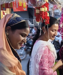 In Pics: जयपुर के बाजारों में करवा चौथ की रौनक