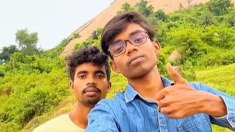 How Two Bihar Teens Turned Thekua, The Chhath Puja <i>Prasad</i>, Into A Rs 1-Crore Business