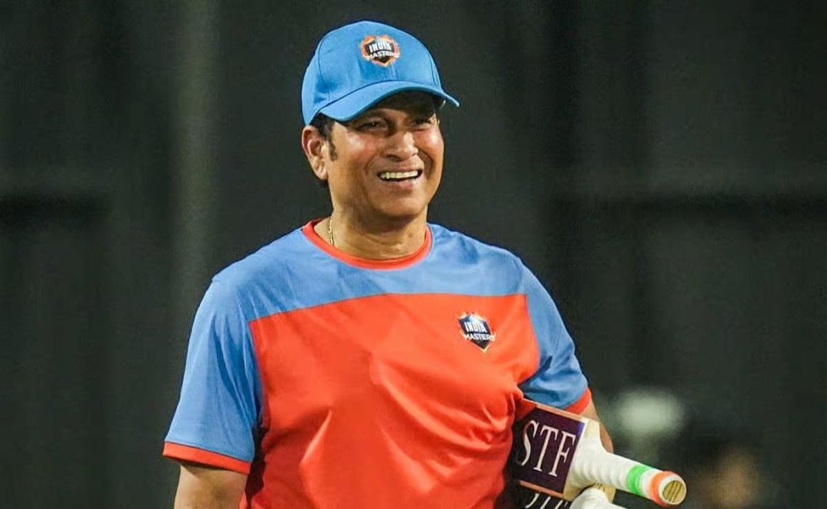 Sachin Tendulkar Fulfills 15-Year Promise To Teammate, Who Batted With Broken Hand To Help Him Debut For India