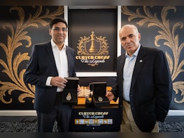 Viswanathan Anand vs Garry Kasparov: Russia Great Grabs Early Lead In Clutch Chess Legends Match Viswanathan Anand vs Garry Kasparov: Russia Great Grabs Early Lead In Clutch Chess Legends Match