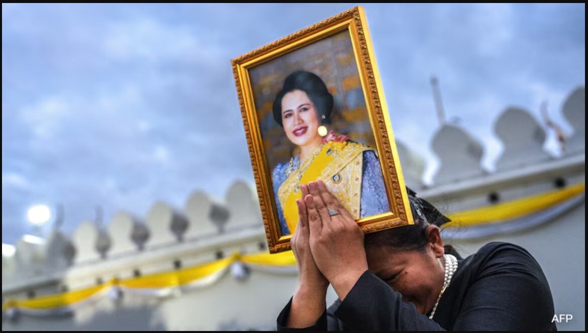 Thailand In Mourning: What Tourists Must Know After Queen Sirikit's Death