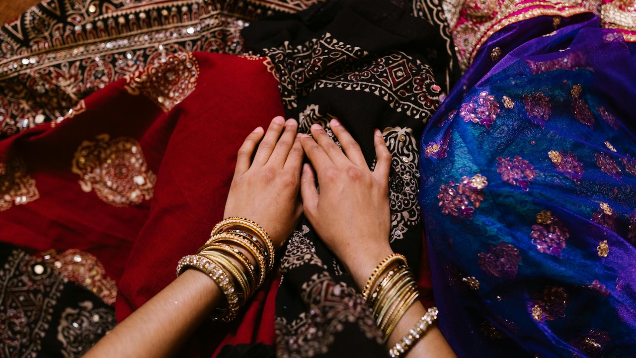 Which type of bangles look best with sarees and kurtis? Find out heres