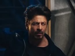 तू स्टार कैसे बन गया... शाहरुख खान से इंटरनेट यूजर ने कही ये बात तो किंग खान बोले- भाई शकल तो ठीक है … तू स्टार कैसे बन गया... शाहरुख खान से इंटरनेट यूजर ने कही ये बात तो किंग खान बोले- भाई शकल तो ठीक है …