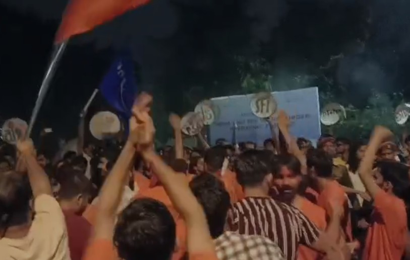 JNU में दुर्गा पूजा मूर्ति विसर्जन के दौरान बवाल, ABVP नेता बोले- वामपंथी छात्र संगठनों ने की मारपीट