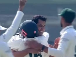 PAK vs SA: आसिफ अफरीदी ने 38 साल की उम्र में किया डेब्यू, 5 विकेट लेकर पहले ही मैच में तोड़ दिया 92 साल पुराना वर्ल्ड रिकॉर्ड PAK vs SA: आसिफ अफरीदी ने 38 साल की उम्र में किया डेब्यू, 5 विकेट लेकर पहले ही मैच में तोड़ दिया 92 साल पुराना वर्ल्ड रिकॉर्ड