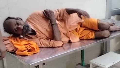 फलोदी में चार दिन से बेसुध पड़ा योगी आदित्यनाथ अखाड़े का संत, मानव सेवा संस्थान ने पहुंचाया अस्पताल