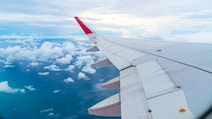 Why Do Aircraft Wings Bend And Flex Mid-Flight? 5 Interesting Reasons