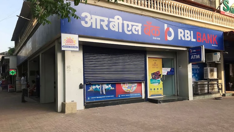 Banking News: मुंबईच्या RBL बँकेवर आता दुबईचा ताबा; 26,853 कोटी रुपयांच्या महाकाय डीलवर शिक्कामोर्तब! Banking News: मुंबईच्या RBL बँकेवर आता दुबईचा ताबा; 26,853 कोटी रुपयांच्या महाकाय डीलवर शिक्कामोर्तब!