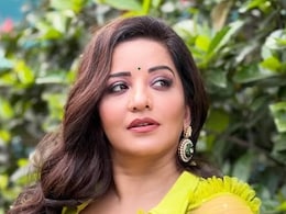 मोनालिसा ने साड़ी पहन बिजुरिया गाने पर किया जबरदस्त डांस, फैन्स बोले- किल कर दिया मोनालिसा ने साड़ी पहन बिजुरिया गाने पर किया जबरदस्त डांस, फैन्स बोले- किल कर दिया