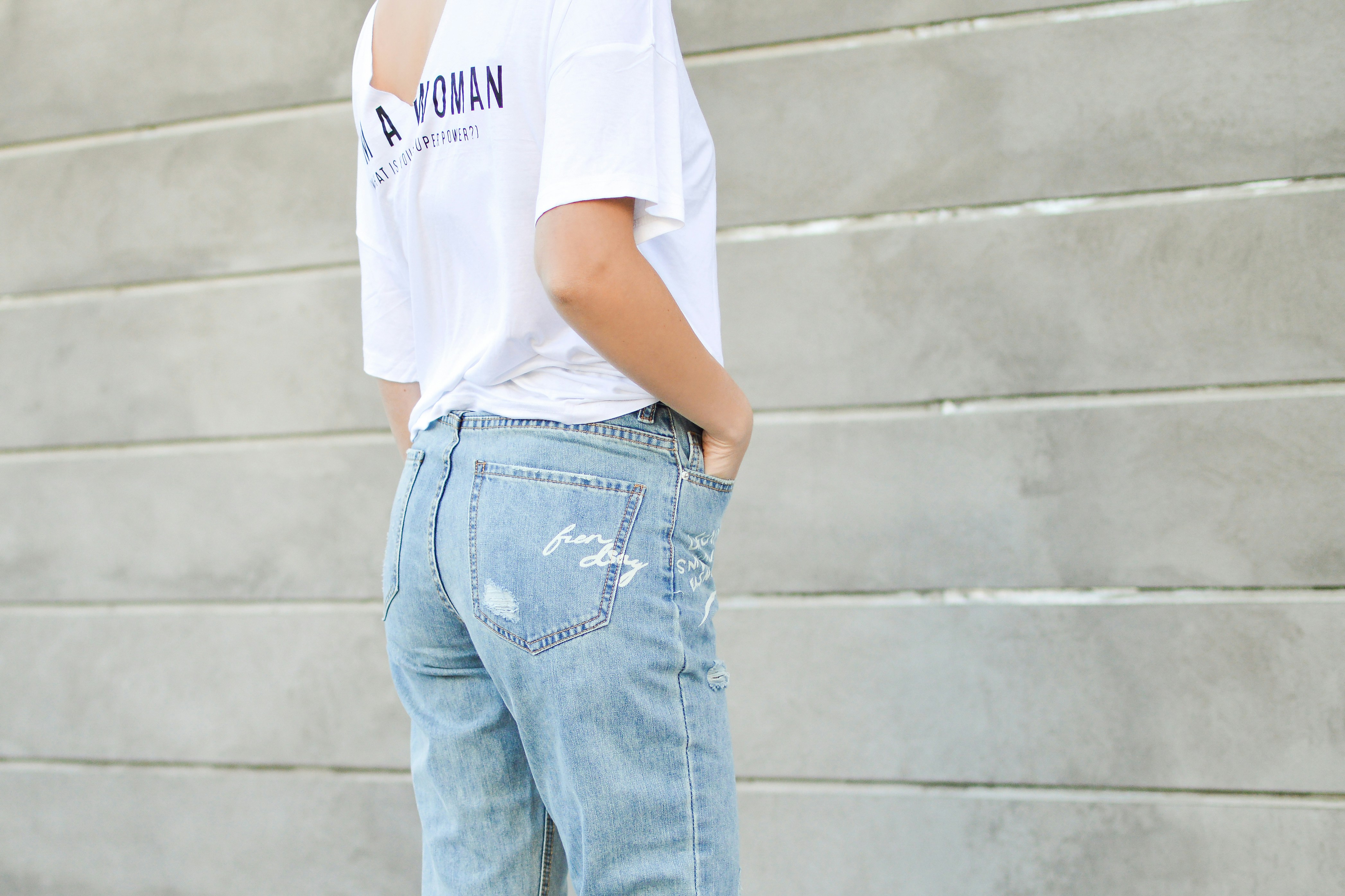 Game Night Outfit Ideas: How to Style Jeans for Comfort and Confidence
